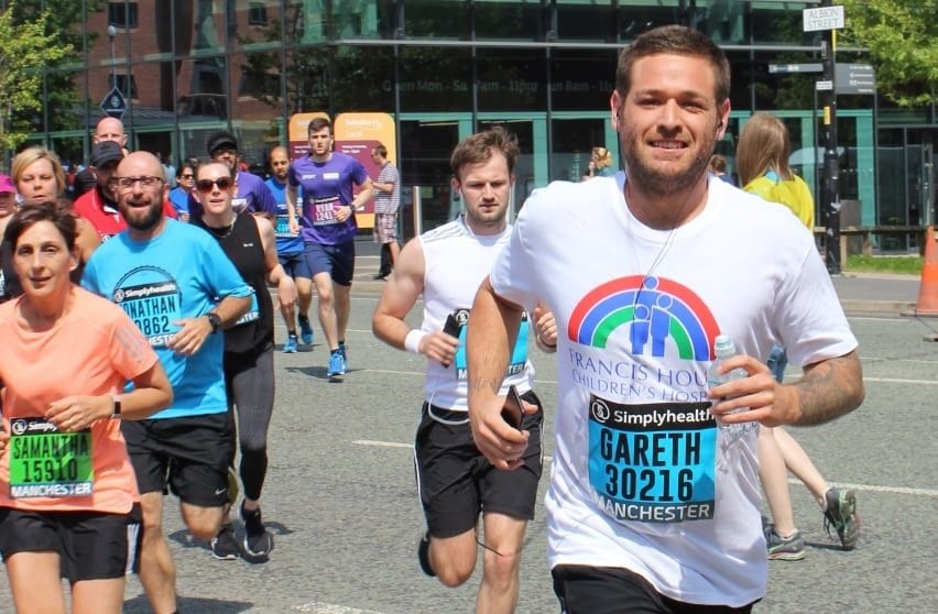 Francis House runner at the Great Manchester Run