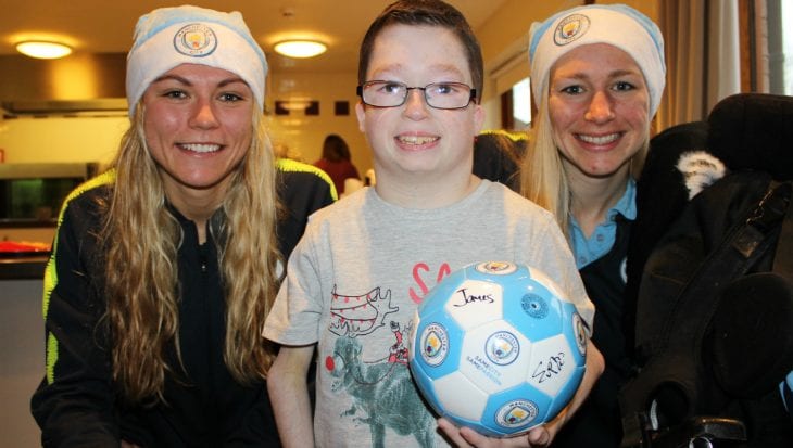 L-R Manchester City midfielder Claire Emslie with James and Manchester City forward Pauline Bremer.