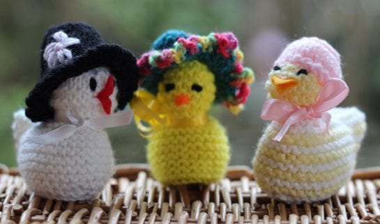 Knitted chicks in hats