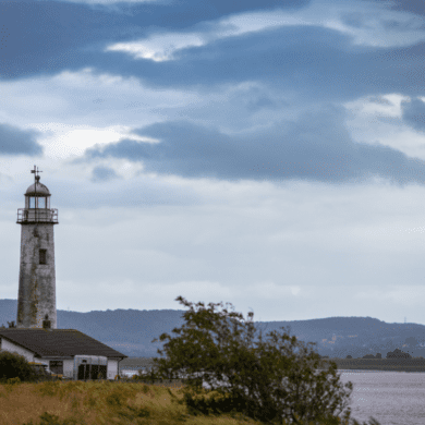 A photograph of the Hale Village lighthouse on the Mersey estuary, where the walk begins